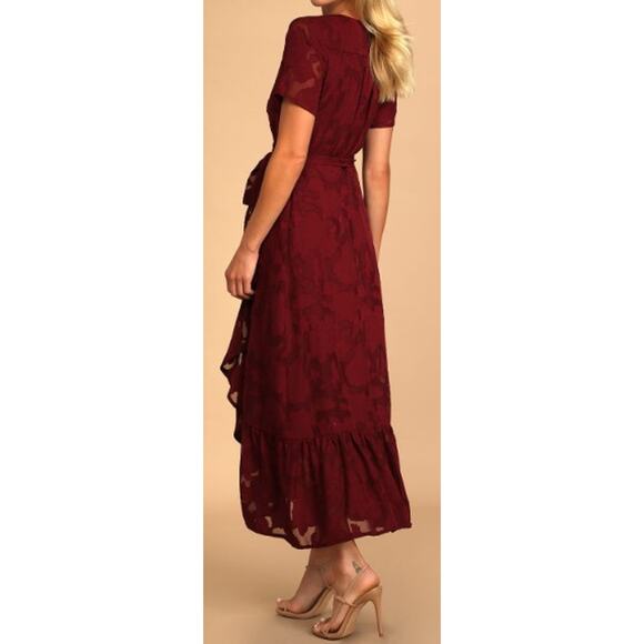 LULU'S SZ S Blissfully Burgundy Jacquard Short Sleeve Belted Wrap Midi Dress B44 - Picture 2 of 10